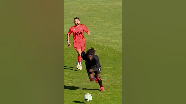 Crazy skill from Benfica young gun David Tavares