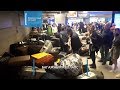 В аэропорту Внуково багажная лента «сошла с ума» и раскидала чемоданы пассажиров