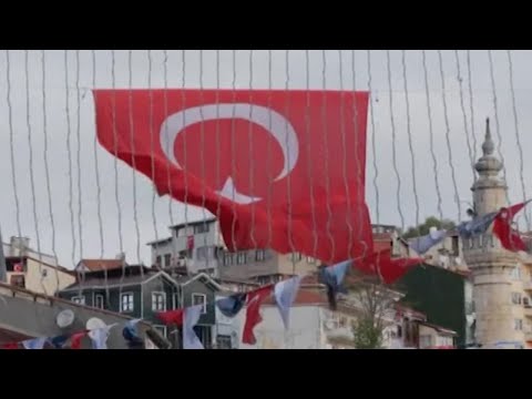 Турция ввела повсеместные всеобщие ограничения из за COVID-19