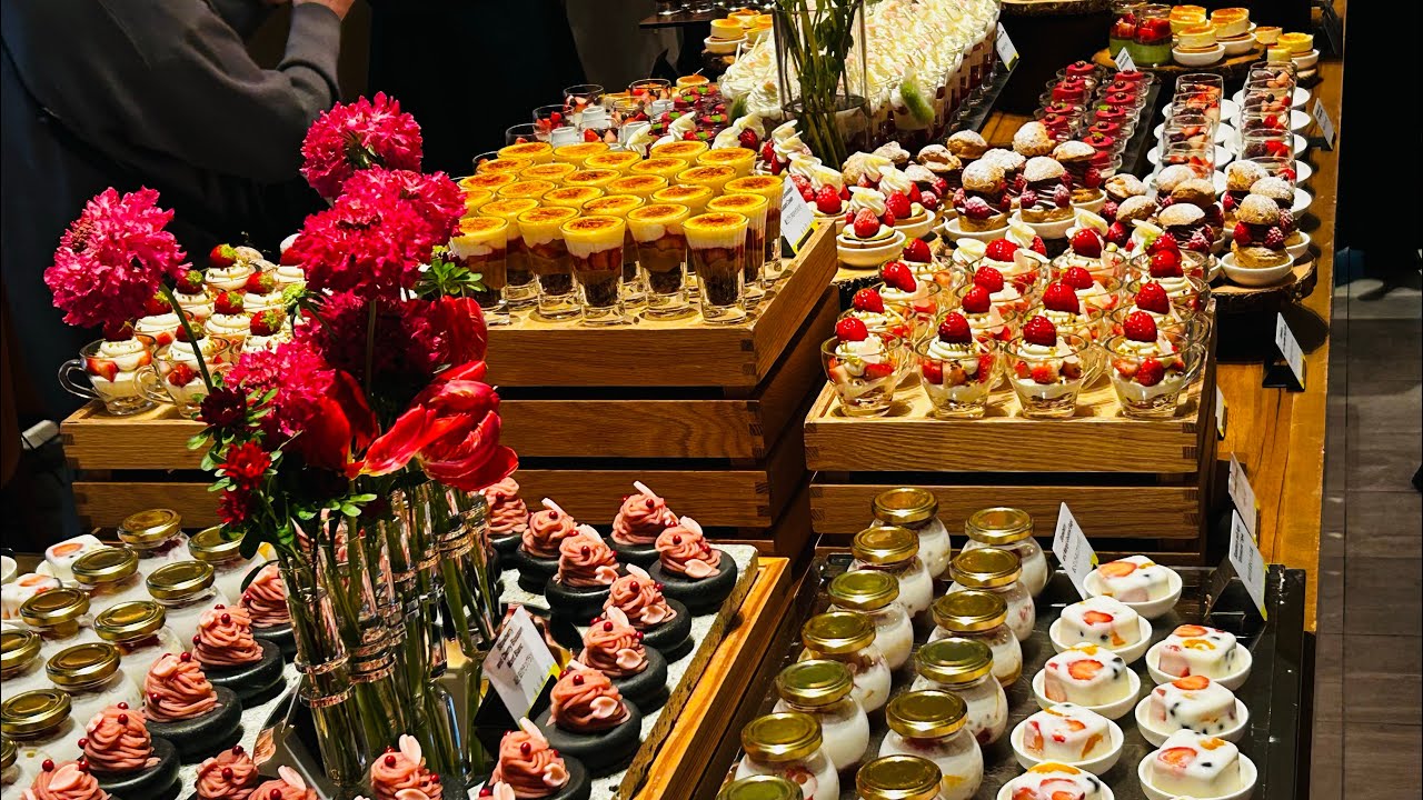 [Шведский стол] Март 2026 — Начался второй акт невероятно популярного клубничного буфета Westin T...
