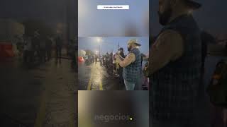 Los manifestantes bloquen el acceso a un Centro de Inmigración y Control de Aduanas en Nueva Jersey