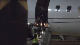 Chris Hemsworth and his family fly back into Sydney on a private jet