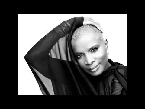 Putar Yaki Yaki - Angélique Kidjo