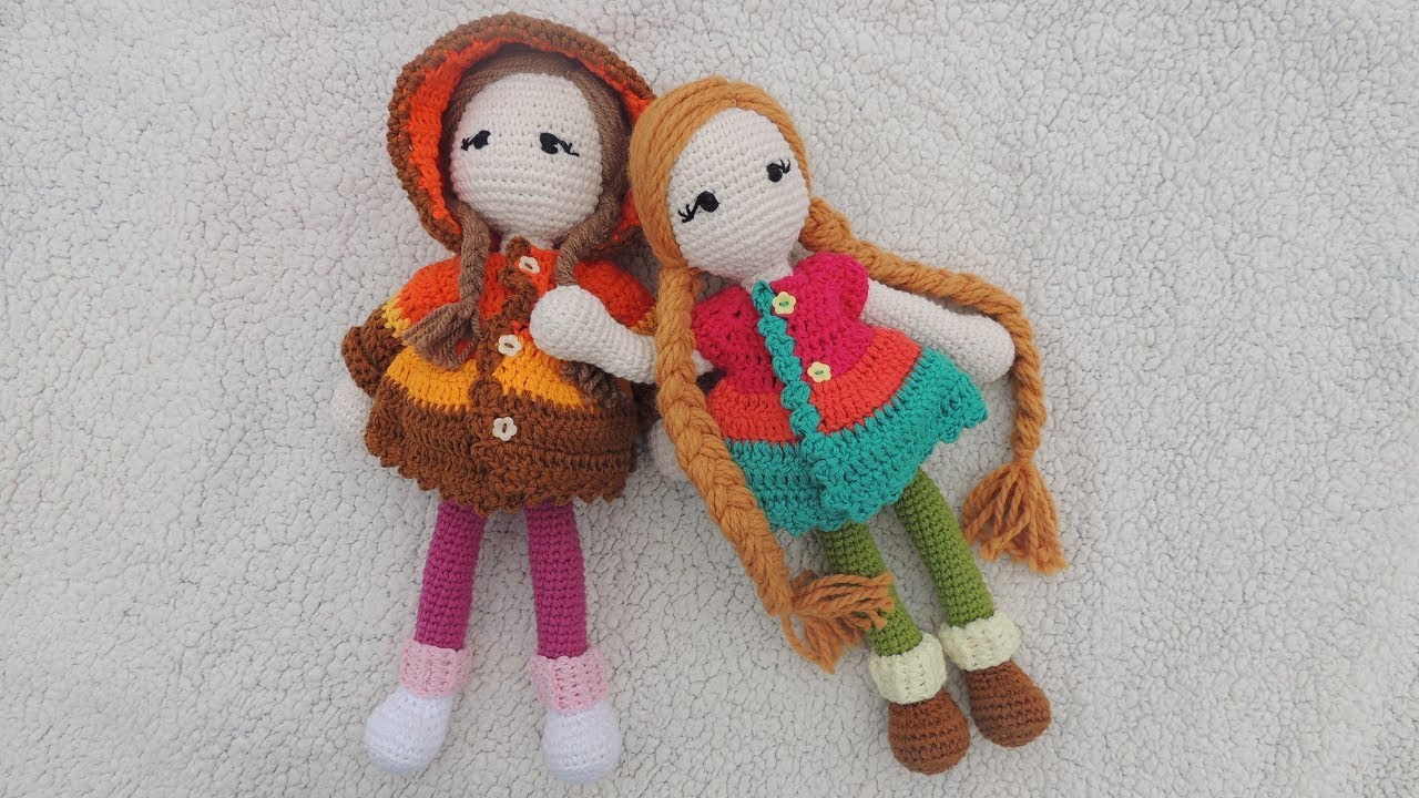 COMO TEJER ABRIGO CAPUCHA MUÑECA KRISTY CROCHET - YouTube