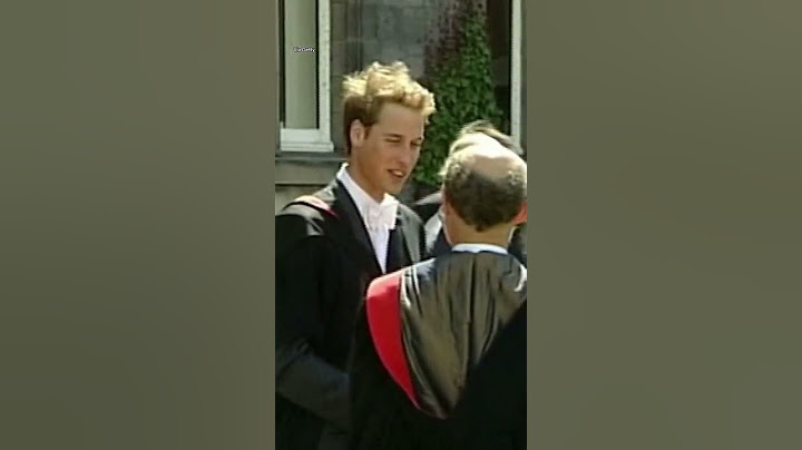 Royal throwback: Kate Middleton and Prince William's graduation in 2005 | #shorts #yahooaustralia