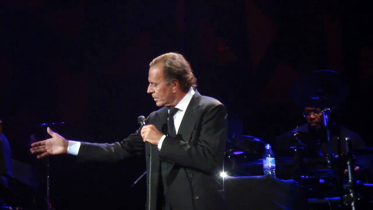 Julio Iglesias en VIVO 12-03-10 Elizabeth NJ Me olvide de vivir - YouTube