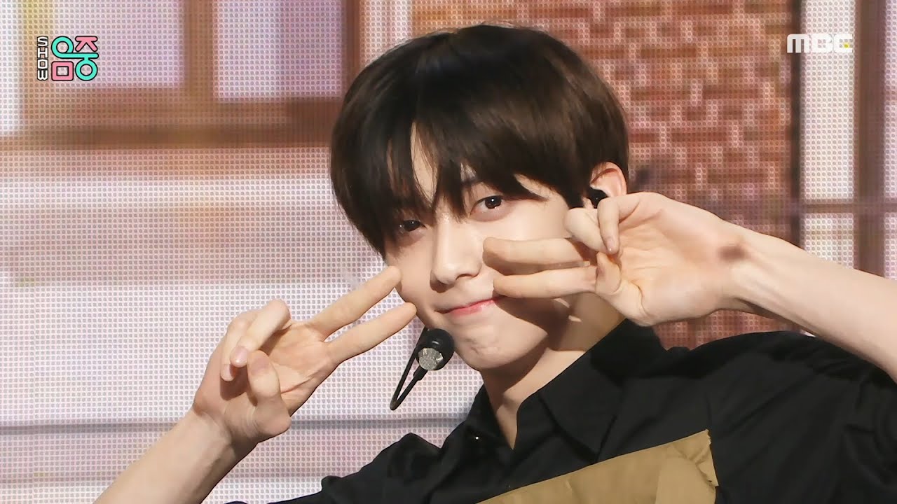 txt 왕바투 ワンバトゥ スビン TXT (투바투) - Beautiful Strangers [📺Split Bank] | KBS