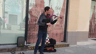 уличный музыкант в Москве (скрипка)