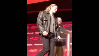 Sam Reid entrance to the NYCC Panel 😍 He is so Gorgeous!🥵#samreid #iwtv #lestat #actor