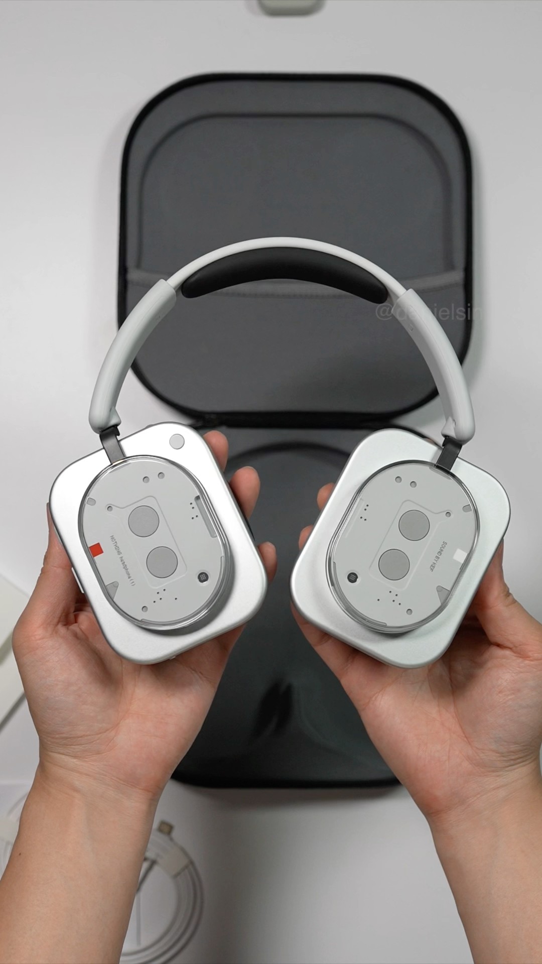 Nothing Headphones (1) in White Unboxing! - YouTube