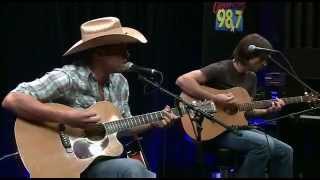 Dustin Lynch - Like That Right There chords
