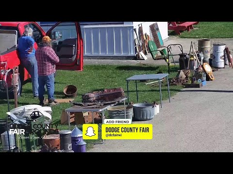 Outdoor Flea Market Shopping | October 2022