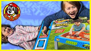 Hot Wheels Monster Trucks Toys UNBOXING 📦 COLOR SHIFTERS SPLASH & CRASH ARENA Sand & Water Table