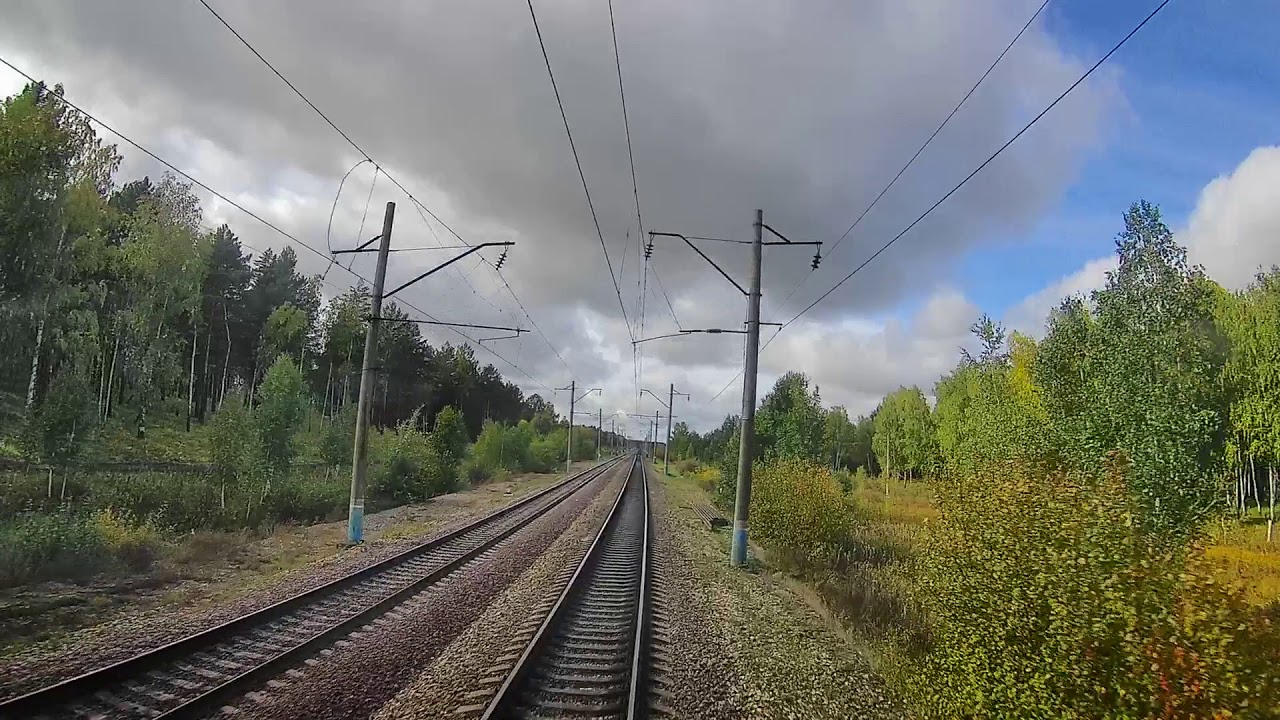 Осенняя поездка в электровозе 