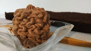 Crème rapide au cacao, lait et beurre pour garnir ou décorer les gâteaux/Recette en 10 minutes