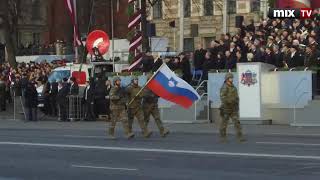 В Риге прошел военный парад в честь столетия Латвии #MIXTV