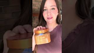 Treehut did that. This smells sooooo good! Its called Golden Vanilla 🤤#treehut #bathproducts