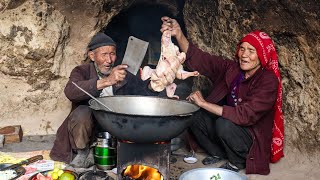 Old Style Cooking in the Cave | Old Lovers Cooking Chicken in the Cave Like 2000 Years Ago | Village