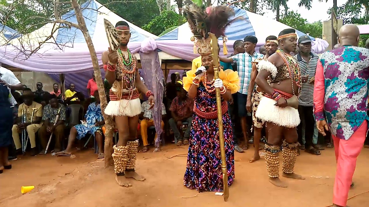 QUEEN THERESA ONUORAH ON  STAGE  AT  ISUOFIA  ON  27th  MARCH  2021