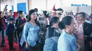 13 MANOMUNOMU SUHUT PARBORU // Jerickson Vetrius  Pardede & Noftika Lesrini br. Sinaga #adatbatak