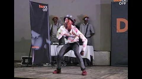 Hanza vs Mos T ( Izikhothane dance battle)-Dance off