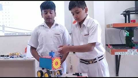 Obstacle Avoiding Robot | Robotics for Kids | Robotics Lab for School | Humanoid Robots.
