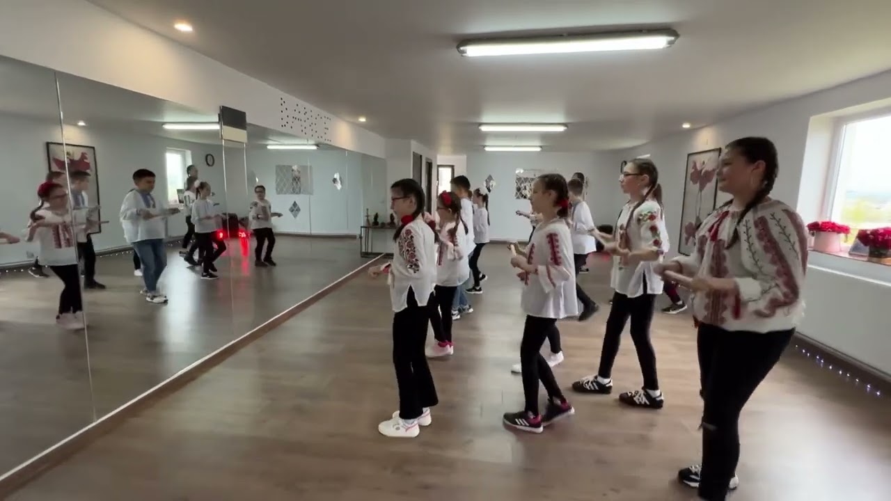 Fetno Dance/ Mădălina Andrici Choreography