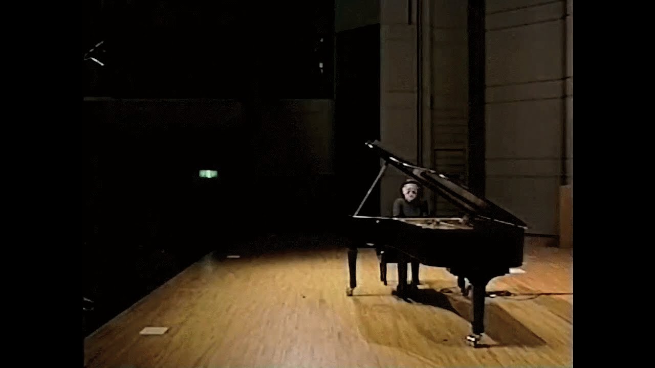 フリードリヒ・グルダのソロ・コンサート '93東京公演 (2) - YouTube