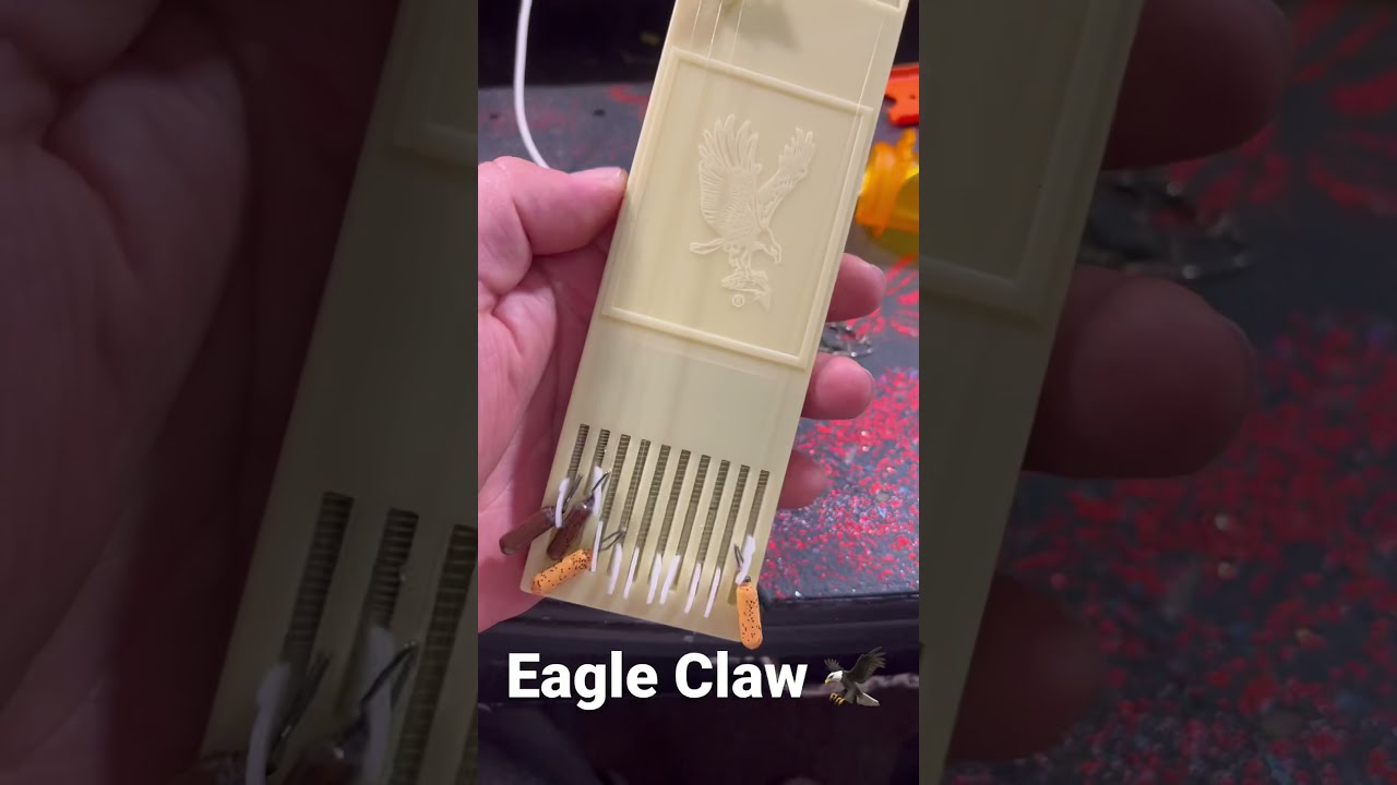 Eagle Claw Hook Keeper SHORTS