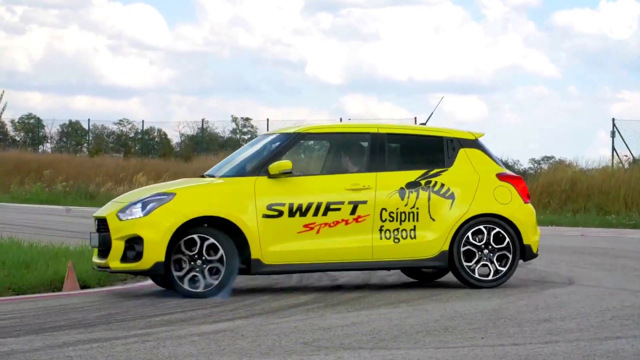 Suzuki Vitara Is Fast Around The Cones In The Moose Test