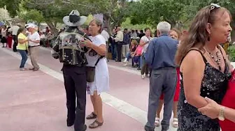 Plaza de Armas. Torreón Coahuila. Domingo de baile. "Baila Catalina"