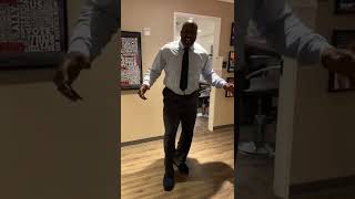 Shaq Joins The One Leg Dance Challenge 😂🕺🏾