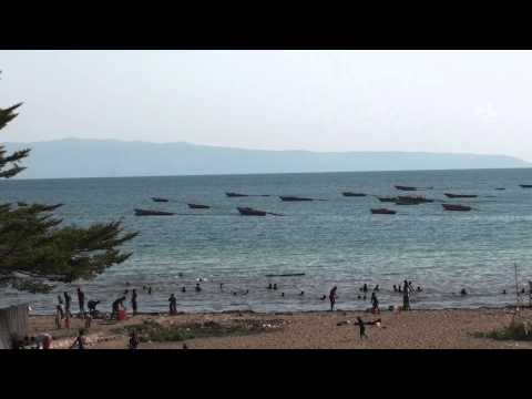 La plage à Rumonge, Burundi