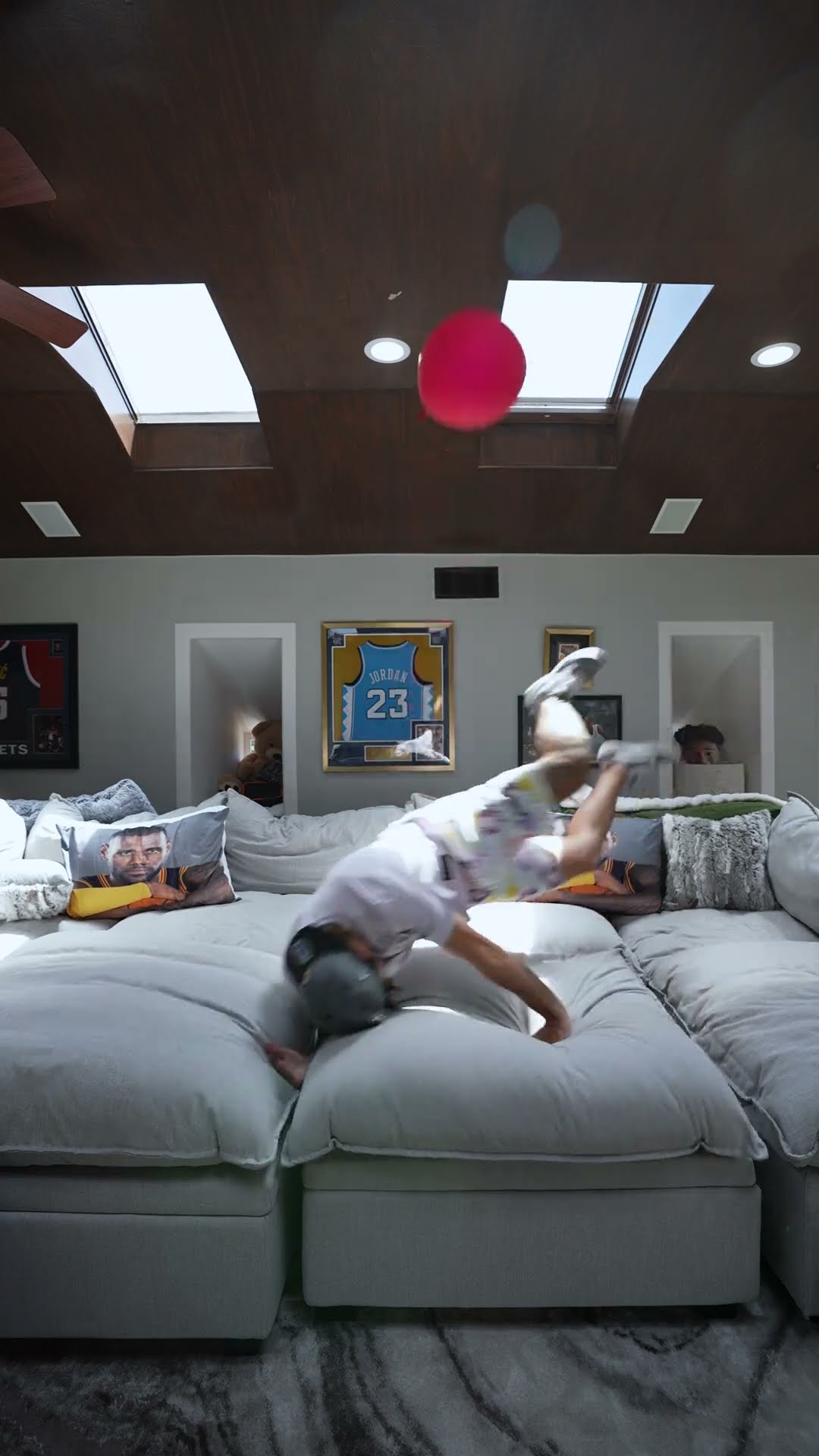 Don't Let the Balloon Touch the Floor!