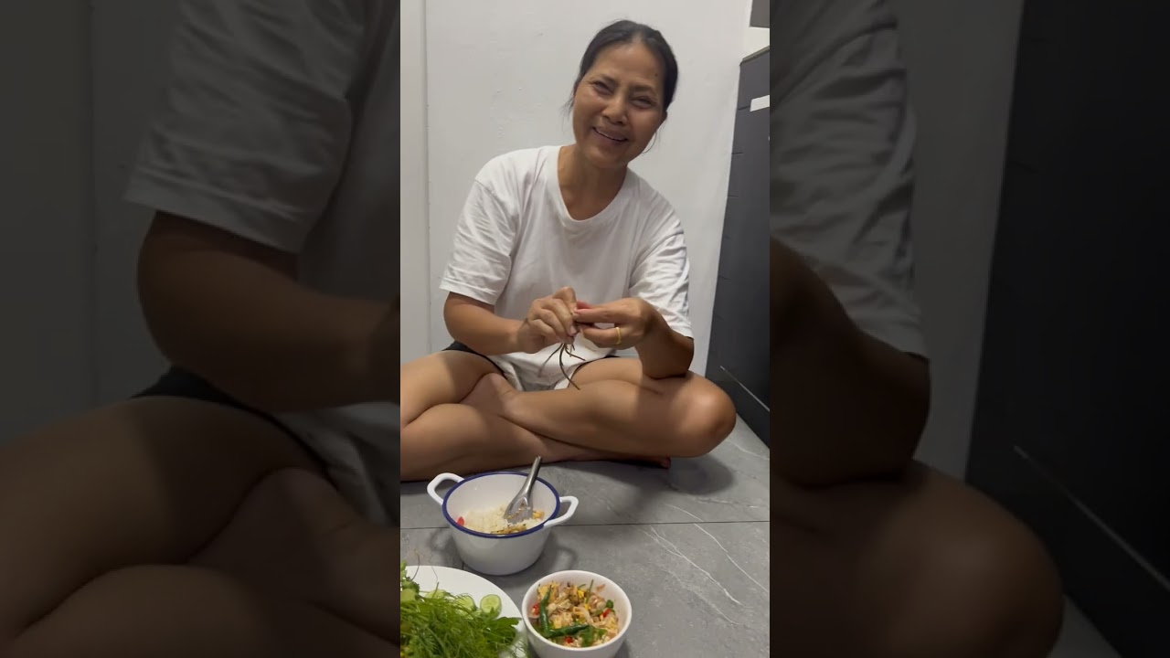 Sunareeสุนารีผัดกุ้งจ่อมใส่ไข่😋