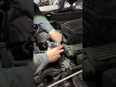 BMW X5 E70 переуплотнение масляного стакана и теплообменника