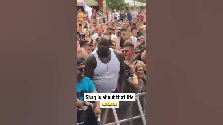 Shaq was raging in a mosh pit with fans 😂 (via @killthenoise)