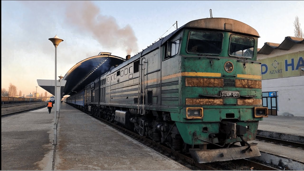 3ТЭ10М-1047А/1260Б с поездом № 105. 3ТЭ10М-1047А/1260Б cu trenul nr. 105.