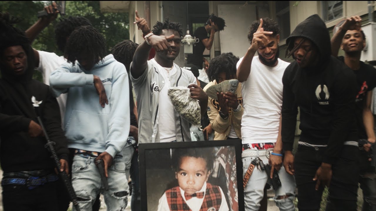 La Munna “Belt To Ass Boys”(Official Live Performance Video)