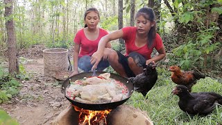 Adventure in forest: Catch chicken for food in jungle - Chicken soup spicy chili for dinner