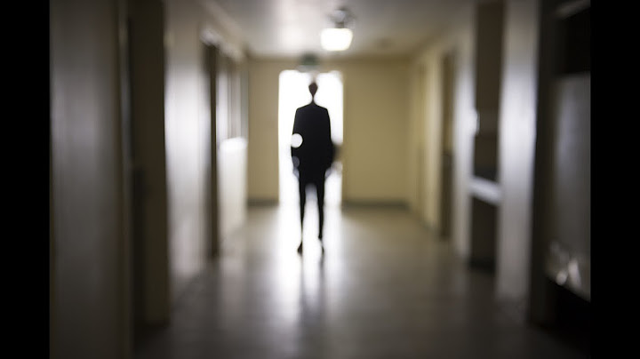 その男を見てしまったら…！映画『スレンダー　長身の怪人』予告編