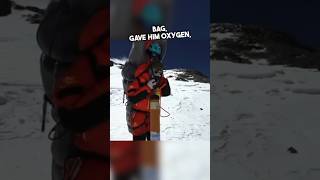 Climber saves a man’s life climbing Mount Everest ❤️ Resimi