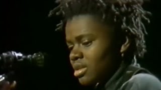 Tracy Chapman  Full Concert  12/04/88  Oakland Coliseum Arena (OFFICIAL)