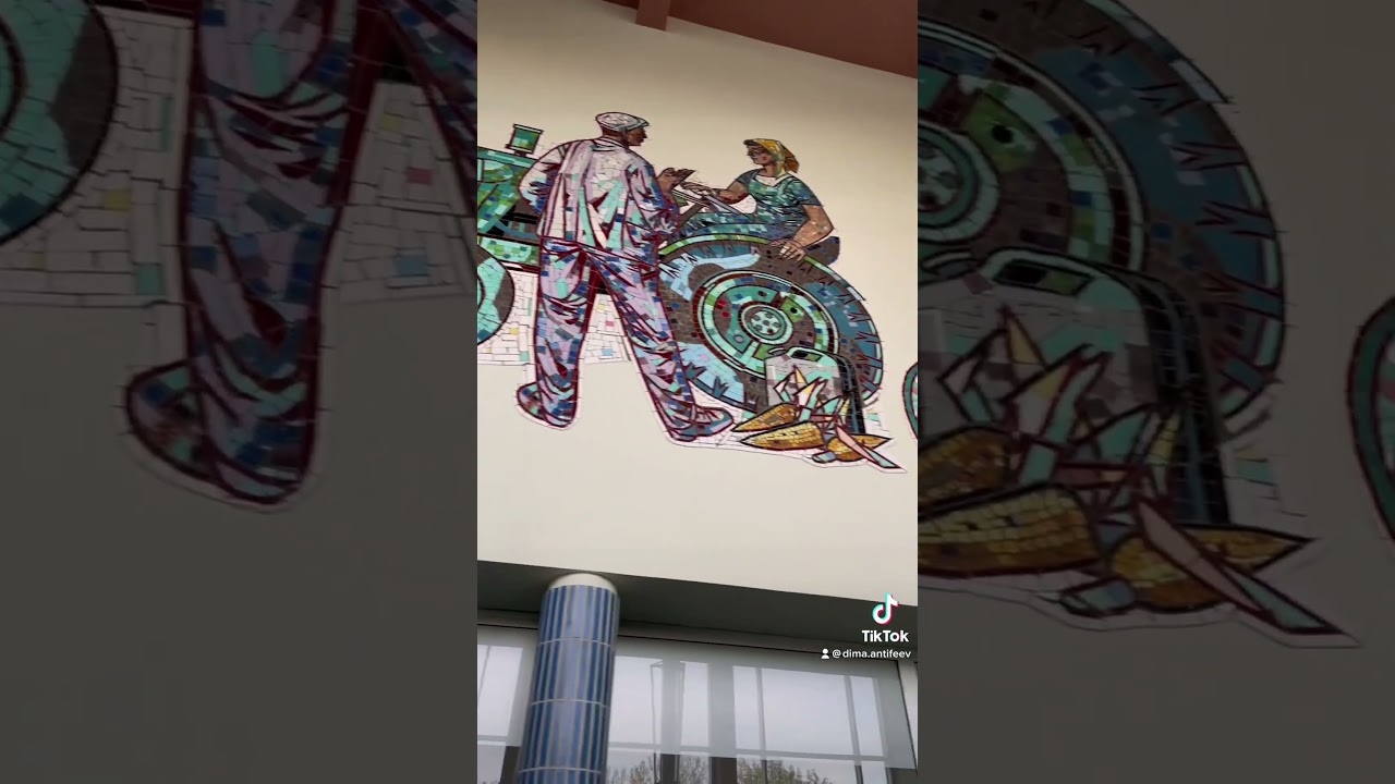 Мозайка на железнодорожном вокзале города Зангерхаузен 