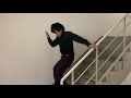 階段を降りてる松陰寺太勇に声を掛ける動画