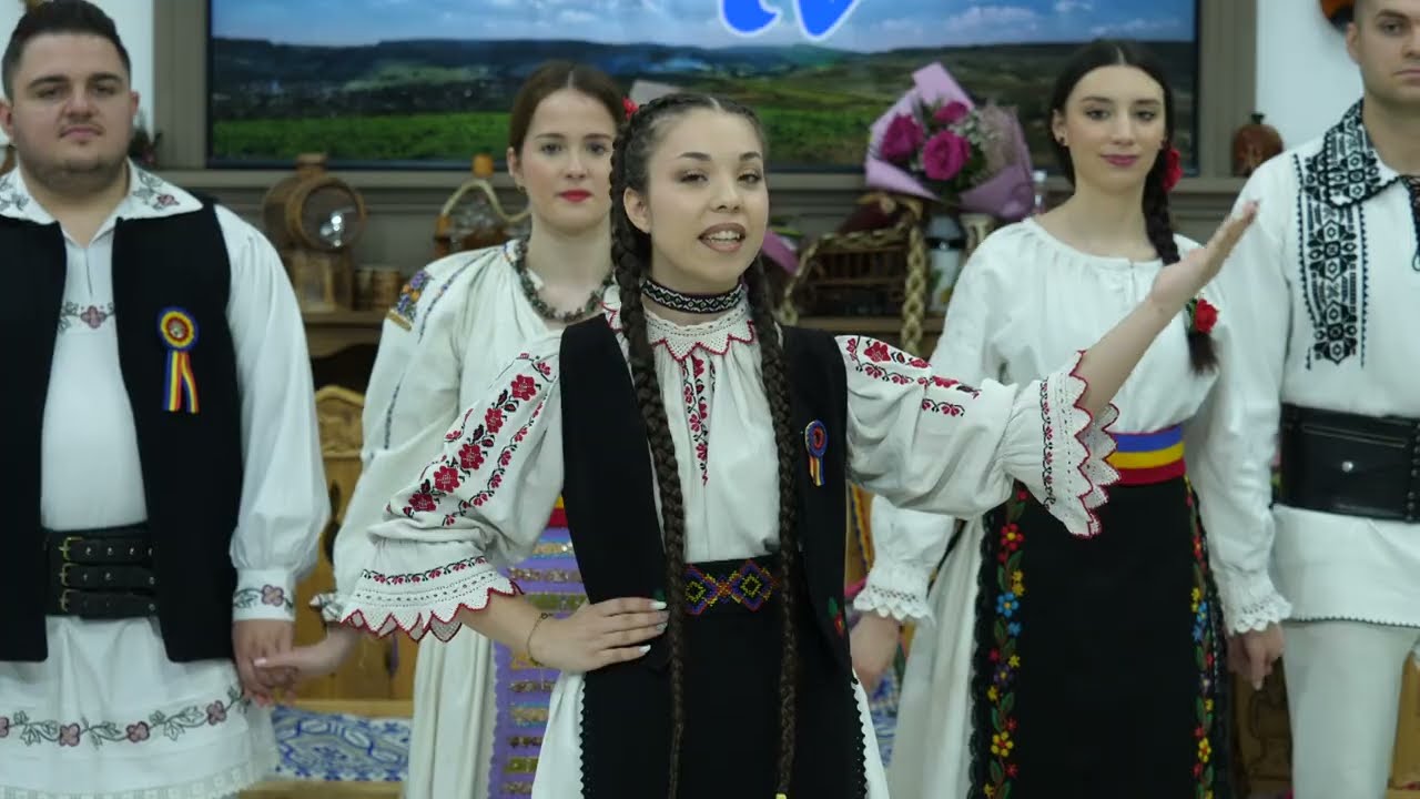 IONELA GHIP  Eu sunt floare din ardeal