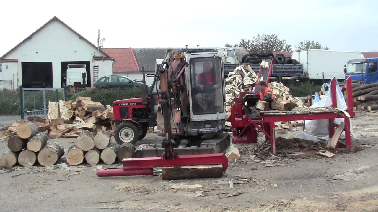 Štípačka na minibagru