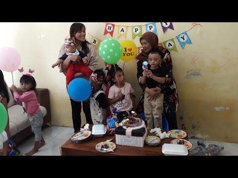 Video: Cara Merayakan Ulang Tahun Anak Di Donetsk