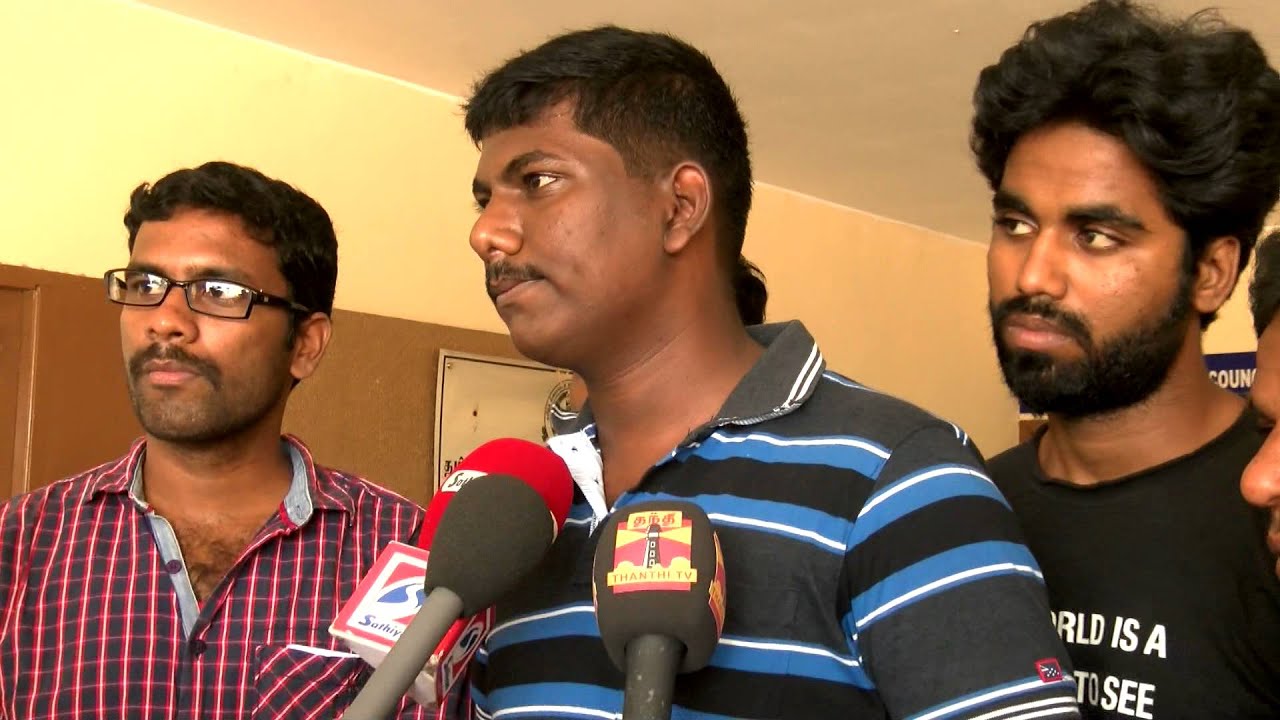 Ban Actor Vijay's Kaththi Movie - Students launched a complaint to the Tamil film Producer Council