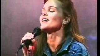 Video thumbnail of "Belinda Carlisle - I Get Weak (Official Live 1988)"